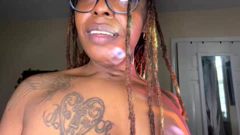 Snapshot of 000cloud9000 chatting on 04.01.26 Cloud9 online show from 04.01.26