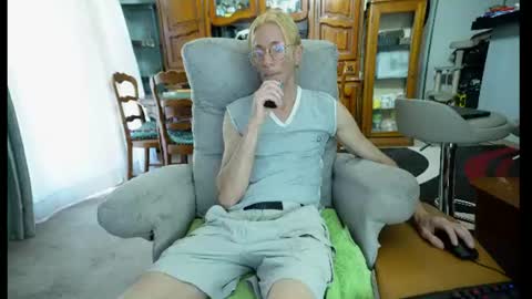 Snapshot of 00jeff31 chatting on 06.23.26 jeff online show from 06.23.26