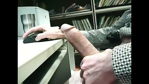 Snapshot of 01quebecboy69 chatting on 02.20.25 01quebecboy69 online show from 02.20.25