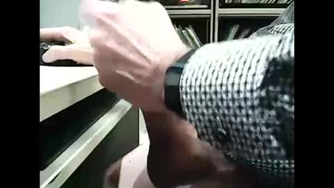 Snapshot of 01quebecboy69 chatting on 02.27.25 01quebecboy69 online show from 02.27.25