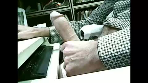 Snapshot of 01quebecboy69 chatting on 10.22.25 01quebecboy69 online show from 10.22.25