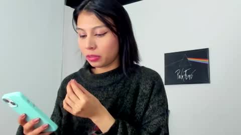 Snapshot of 0amy1 chatting on 11.04.25 amy online show from 11.04.25