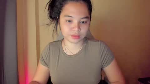 Snapshot of 0wwlo0k chatting on 12.16.25 0wwlo0k online show from 12.16.25