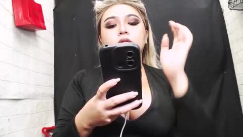 Snapshot of 12inchsexyanacodats chatting on 12.22.25 sexy kia online show from 12.22.25