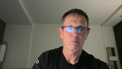 Snapshot of 13glanmorfa chatting on 12.14.25 13glanmorfa online show from 12.14.25