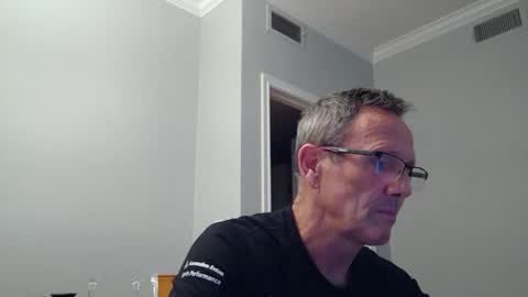 Snapshot of 13glanmorfa chatting on 12.15.25 13glanmorfa online show from 12.15.25