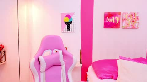 Scarlette  online show from 12.30.24