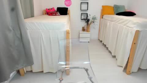 Snapshot of 18perfecttits chatting on 12.14.25 18perfecttits online show from 12.14.25