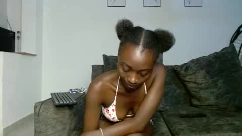 Snapshot of 1_beckah chatting on 06.10.26 beckah online show from 06.10.26