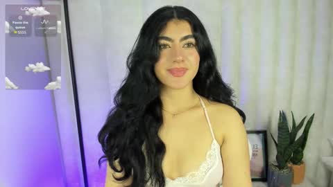 Snapshot of 1m_emily chatting on 11.10.25 . online show from 11.10.25