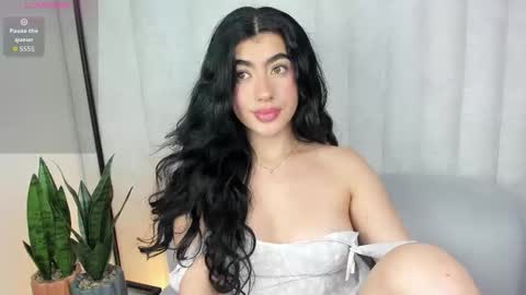 Snapshot of 1m_emily chatting on 11.29.25 . online show from 11.29.25