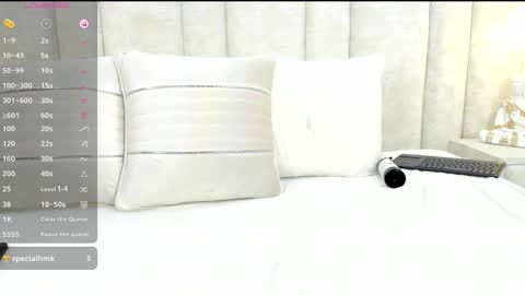 Nahomi online show from 01.11.25