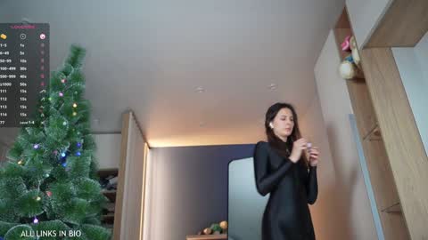 Snapshot of 1mari_01 chatting on 01.29.25 Marie online show from 01.29.25