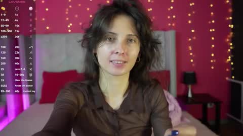 Snapshot of 1mari_01 chatting on 11.09.25 Marie online show from 11.09.25