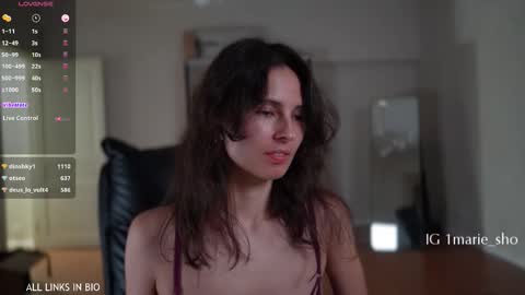 Snapshot of 1mari_01 chatting on 11.22.25 Marie online show from 11.22.25