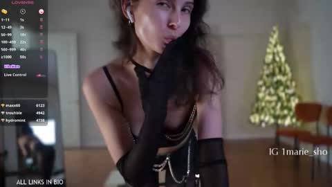 Marie online show from 12.20.25