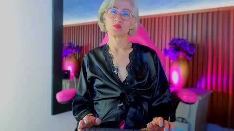 Miss Monserrate online show from 04.13.26