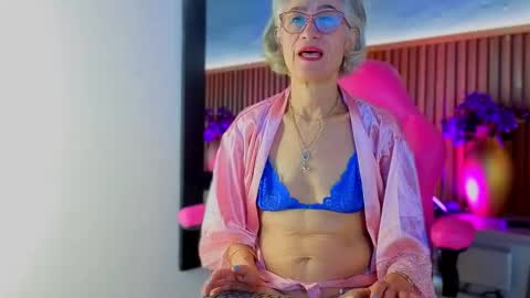 Miss Monserrate online show from 04.14.26