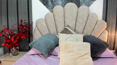 Snapshot of 1naughty_milf chatting on 01.07.26 Luisa online show from 01.07.26