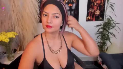 Snapshot of 1wayra chatting on 11.13.25 1wayra online show from 11.13.25