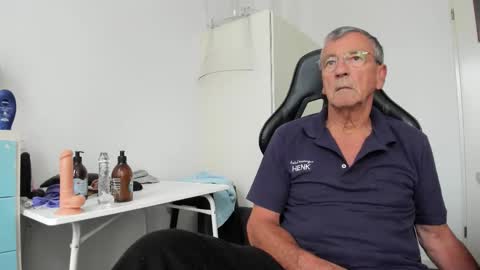 Snapshot of 200gentleman chatting on 09.09.25 Henk online show from 09.09.25