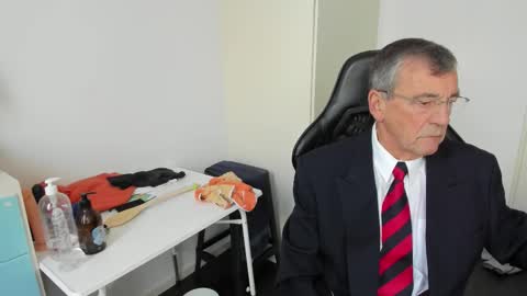 Snapshot of 200gentleman chatting on 11.30.25 Henk online show from 11.30.25