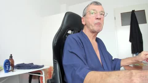 Henk online show from 12.17.25