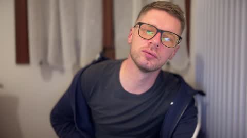 Snapshot of 2017ssseeexxx chatting on 01.10.25 Romano online show from 01.10.25