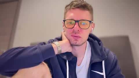 Snapshot of 2017ssseeexxx chatting on 10.30.25 Romano online show from 10.30.25