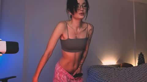 Snapshot of 2b_ chatting on 01.06.26 Sasha weekend from 14 to 27 November online show from 01.06.26