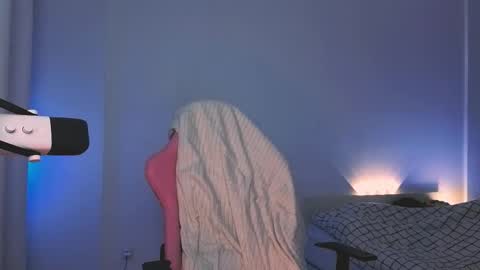 Snapshot of 2b_ chatting on 01.09.26 Sasha weekend from 14 to 27 November online show from 01.09.26