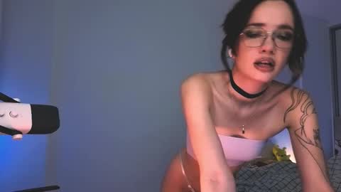 Snapshot of 2b_ chatting on 01.10.26 Sasha weekend from 14 to 27 November online show from 01.10.26