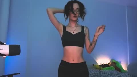 Snapshot of 2b_ chatting on 02.01.26 Sasha weekend from 14 to 27 November online show from 02.01.26