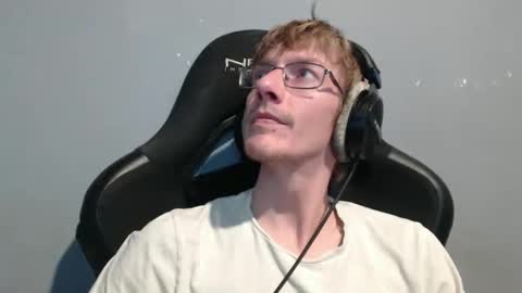 Snapshot of 2big2hype chatting on 01.14.26 cheif online show from 01.14.26