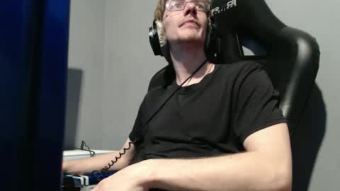 Snapshot of 2big2hype chatting on 01.15.26 cheif online show from 01.15.26