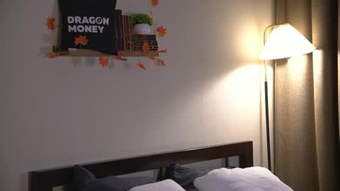 Snapshot of 2girls_1dream chatting on 12.02.25 Elley online show from 12.02.25