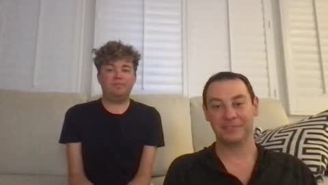 Roommates online show from 04.25.26