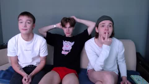 Snapshot of 2nc_ chatting on 10.10.25 Eleot online show from 10.10.25