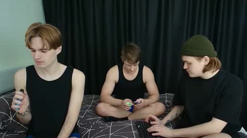 Snapshot of 2nc_ chatting on 10.24.25 Eleot online show from 10.24.25