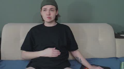 Snapshot of 2nc_ chatting on 10.27.25 Eleot online show from 10.27.25