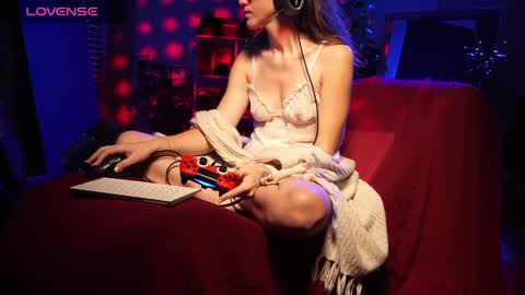 Snapshot of 2photogs_raw chatting on 01.26.25 2photogs_raw online show from 01.26.25