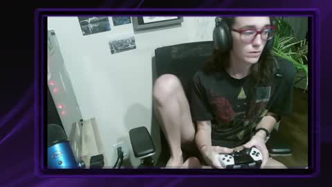 Snapshot of 2photogs_raw chatting on 10.08.25 2photogs_raw online show from 10.08.25