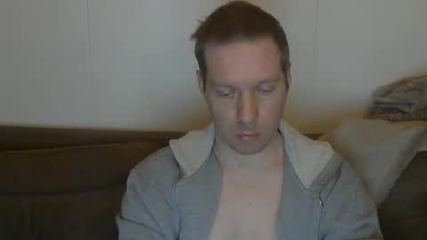 2small4you83 online show from 03.08.26