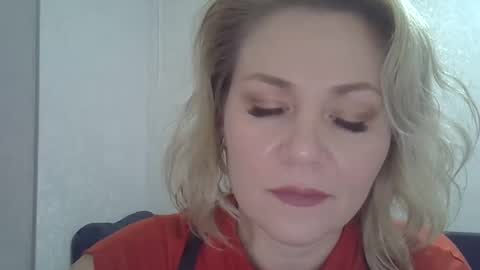 Snapshot of 3susie chatting on 11.14.25 3susie online show from 11.14.25