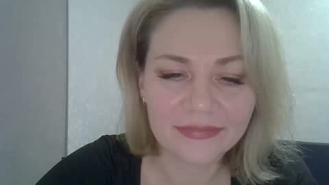 Snapshot of 3susie chatting on 11.20.25 3susie online show from 11.20.25