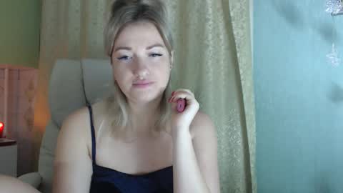 Snapshot of 3sweetcandy3 chatting on 11.20.25 3sweetcandy3 online show from 11.20.25