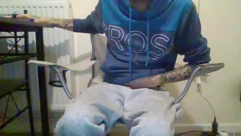 Snapshot of 420feetloverr420 chatting on 12.02.25 420feetloverr420 online show from 12.02.25