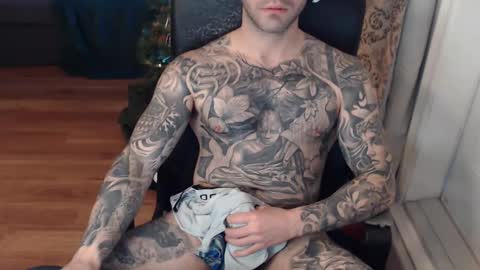 Snapshot of 420randomguy chatting on 01.04.25 Anomander Rake online show from 01.04.25