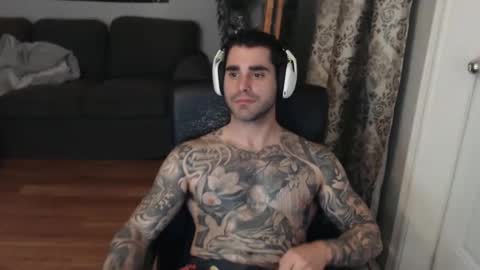 Snapshot of 420randomguy chatting on 11.06.25 Anomander Rake online show from 11.06.25