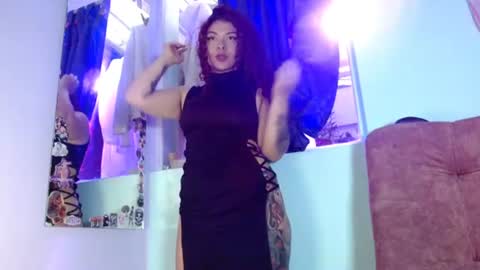 Snapshot of 420viol3ta_ chatting on 06.11.26 Violeta online show from 06.11.26